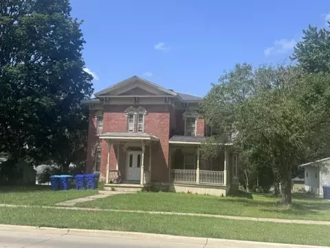 313 SE 3rd Ave, Independence, IA 50644