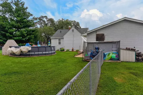 Exterior - 711 Bishop Ave, Waterloo, IA 50707 photo 9 of 10