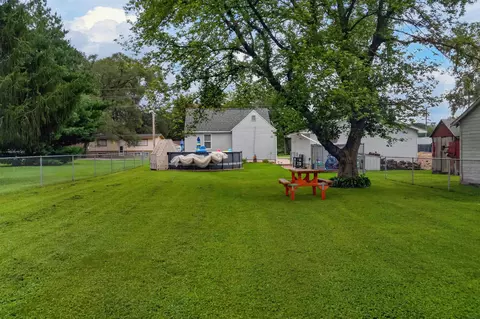 Exterior - 711 Bishop Ave, Waterloo, IA 50707 photo 8 of 10