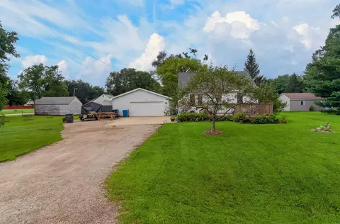Exterior - 711 Bishop Ave, Waterloo, IA 50707 photo 2 of 10