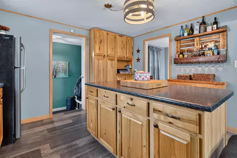 Kitchen - 711 Bishop Ave, Waterloo, IA 50707 photo 2 of 4