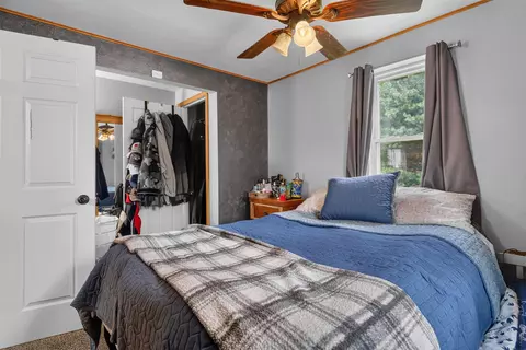 Bedroom - 711 Bishop Ave, Waterloo, IA 50707 photo 2 of 5
