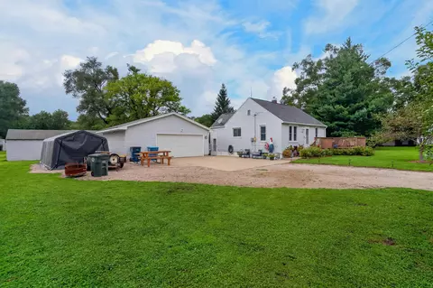 Exterior - 711 Bishop Ave, Waterloo, IA 50707 photo 4 of 10