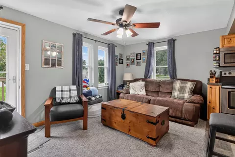 Living - 711 Bishop Ave, Waterloo, IA 50707 photo 3 of 3