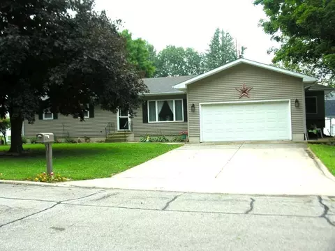 1220 Pine St, Osage, IA 50461