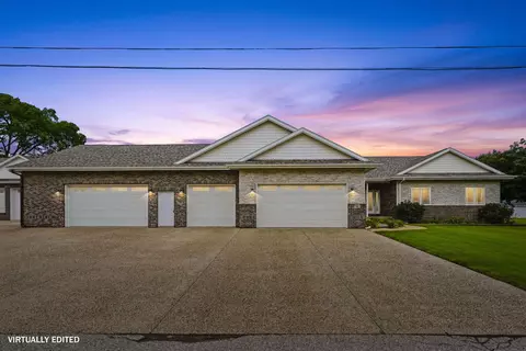 1121 Ann St, Waterloo, IA 50707