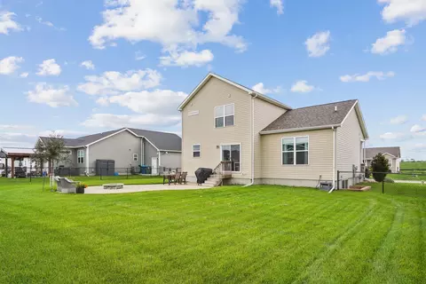 Exterior - 1255 Partridge Ln, Waterloo, IA 50701 photo 5 of 6