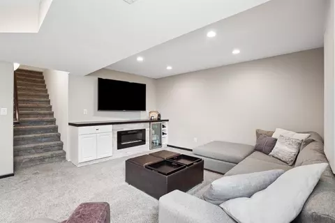 Living - 1255 Partridge Ln, Waterloo, IA 50701 photo 4 of 4