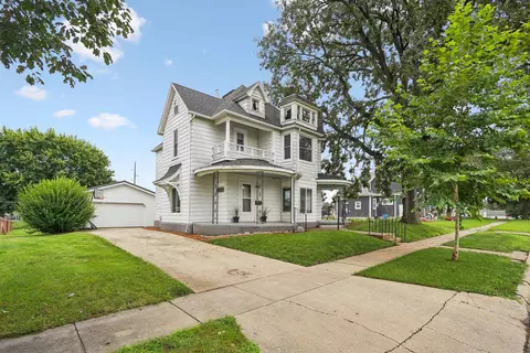 605 C Ave, Grundy Center, IA 50638
