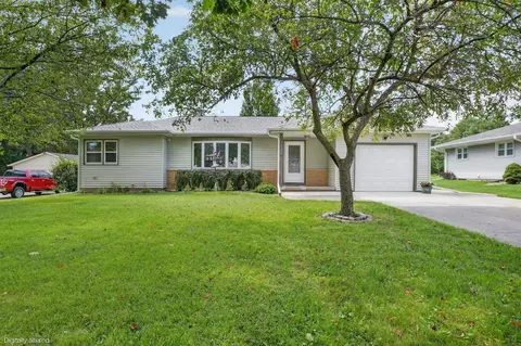 3407 Veralta Dr, Cedar Falls, IA 50613