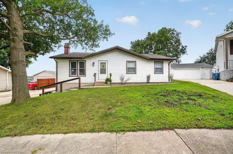 3951 Valdez Dr, Waterloo, IA 50701
