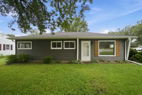 4110 Rownd St, Cedar Falls, IA 50613