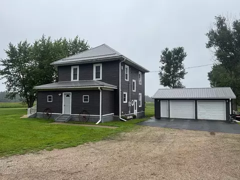 1427 Jackson Ave, Hazleton, IA 50641