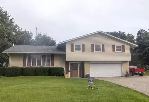 509 Lybrand St, Postville, IA 52162