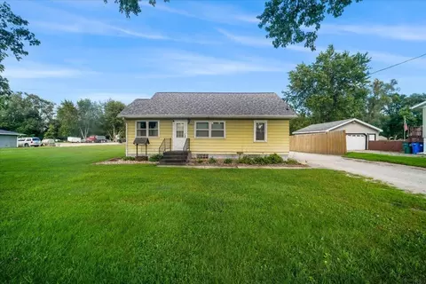 425 Grand Blvd, Evansdale, IA 50707
