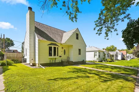 Exterior - 1146 Cornwall Ave, Waterloo, IA 50702 photo 2 of 8