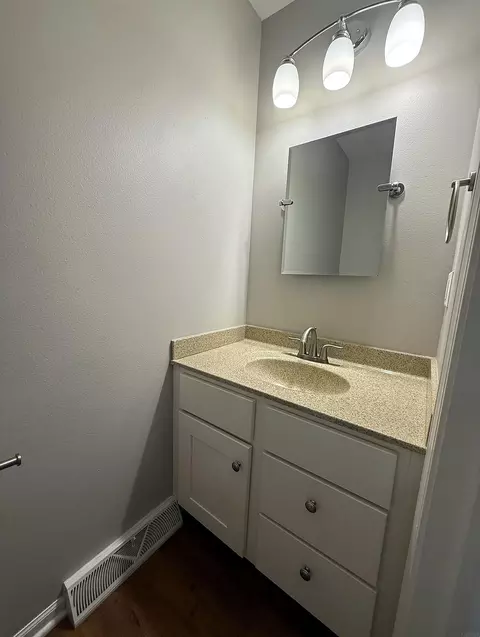 Bath - 1710 Cherry Ln, Cedar Falls, IA 50613 photo 2 of 2
