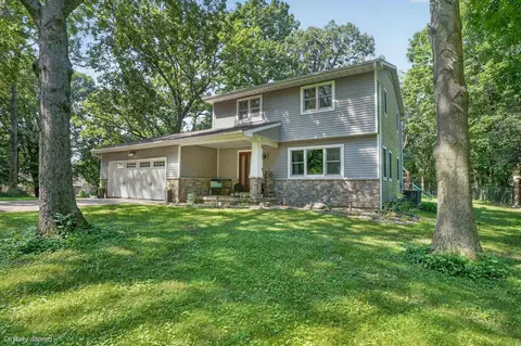 9759 Sylvan Dr, Janesville, IA 50647