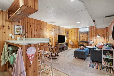 Living - 1100 Sheerer Ave, Waterloo, IA 50701 photo 5 of 5