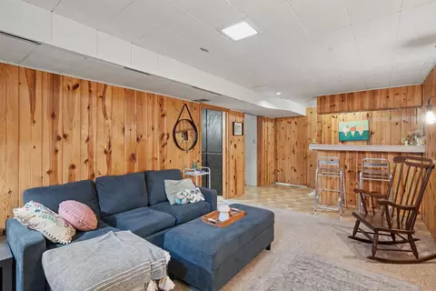 Living - 1100 Sheerer Ave, Waterloo, IA 50701 photo 4 of 5