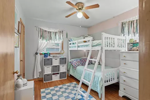 Bedroom - 1100 Sheerer Ave, Waterloo, IA 50701 photo 3 of 3