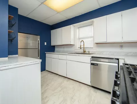 Kitchen - 103 Summit, Waterloo, IA 50701 photo 2 of 2
