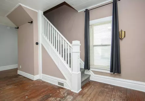 Entry Way - 103 Summit, Waterloo, IA 50701 photo 1 of 4