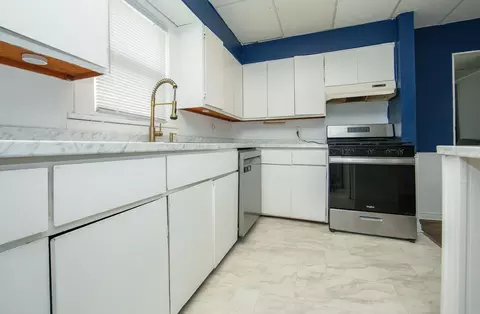 Kitchen - 103 Summit, Waterloo, IA 50701 photo 1 of 2