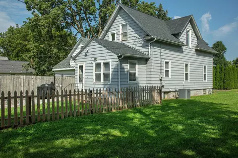 Exterior - 103 Summit, Waterloo, IA 50701 photo 3 of 7