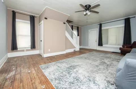 Living - 103 Summit, Waterloo, IA 50701 photo 3 of 4