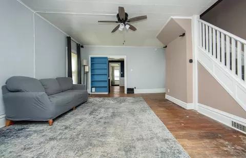 Living - 103 Summit, Waterloo, IA 50701 photo 1 of 4