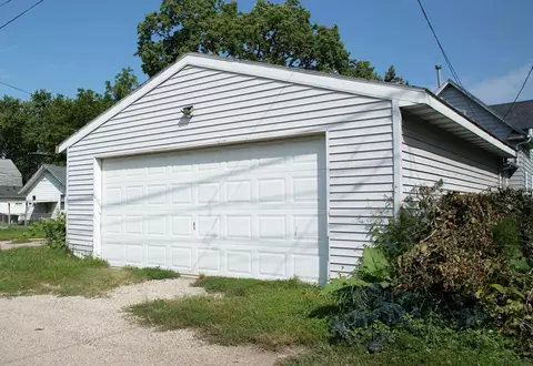 Exterior - 103 Summit, Waterloo, IA 50701 photo 6 of 7