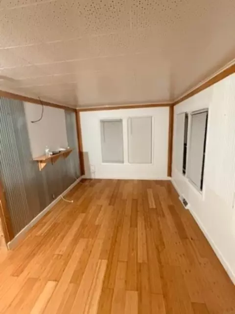 Living - 1821 E Ridgeway Ave, Waterloo, IA 50702 photo 3 of 3