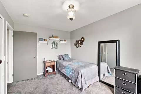 Bedroom - 2087 330th Street St, Walker, IA 52352 photo 5 of 6