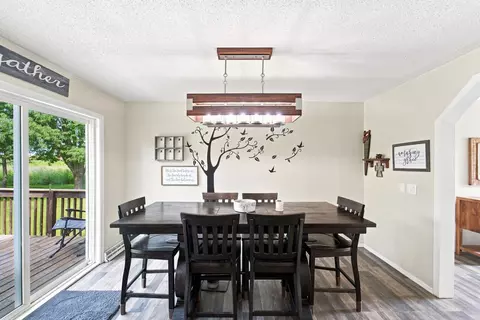 Dining - 2087 330th Street St, Walker, IA 52352 photo 3 of 6