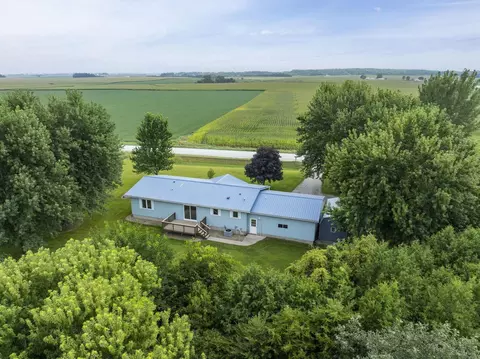 View/Area - 2087 330th Street St, Walker, IA 52352 photo 5 of 10