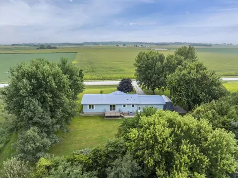 View/Area - 2087 330th Street St, Walker, IA 52352 photo 4 of 10