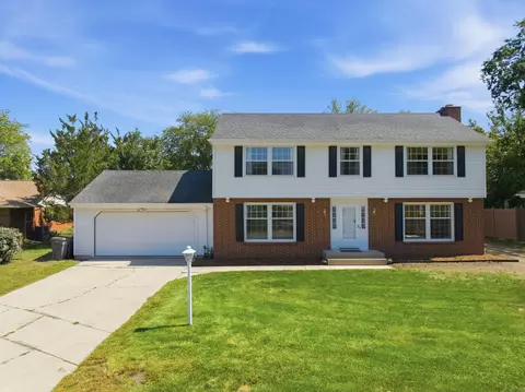 173 Parkridge Dr, Mason City, IA 50401