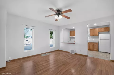 Living - 144 E Franklin St, Denver, IA 50622 photo 3 of 5