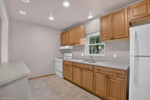 Kitchen - 144 E Franklin St, Denver, IA 50622 photo 1 of 1