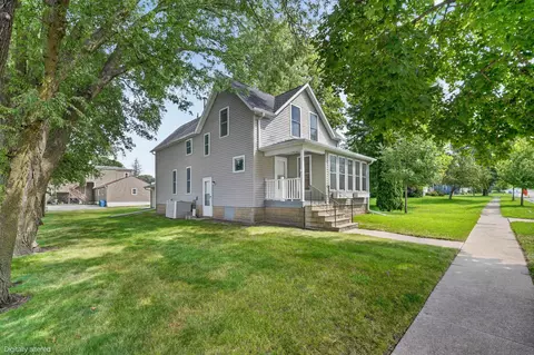 Exterior - 144 E Franklin St, Denver, IA 50622 photo 2 of 6