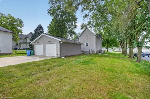 Exterior - 144 E Franklin St, Denver, IA 50622 photo 3 of 6