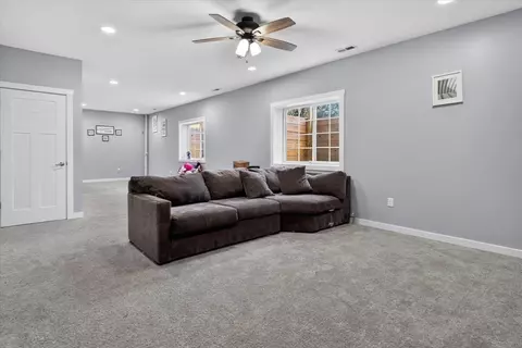 Living - 2324 Maynard Ave, Waterloo, IA 50701 photo 2 of 2