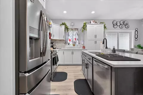 Kitchen - 2324 Maynard Ave, Waterloo, IA 50701 photo 2 of 2