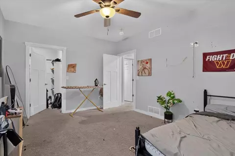 Bedroom - 2324 Maynard Ave, Waterloo, IA 50701 photo 6 of 6