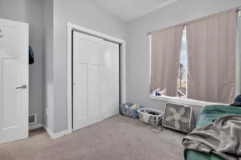 Bedroom - 2324 Maynard Ave, Waterloo, IA 50701 photo 5 of 6