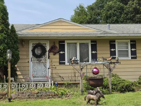 2309 Spring View St, Waterloo, IA 50707