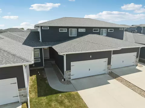 Exterior - 813 Grindstone Cir, Waterloo, IA 50702 photo 6 of 6