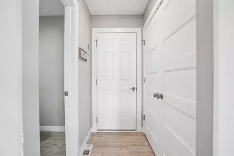 Entry Way - 813 Grindstone Cir, Waterloo, IA 50702 photo 1 of 1