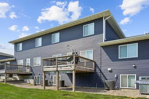 Exterior - 813 Grindstone Cir, Waterloo, IA 50702 photo 3 of 6